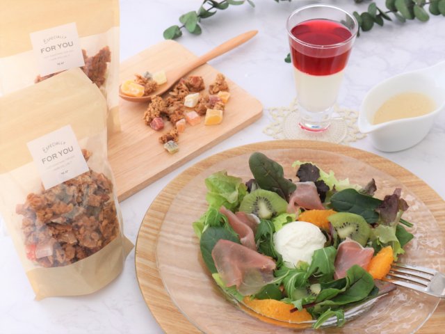 【料理】 グリークヨーグルトと手作りグラノーラで楽しむ休日ブランチ